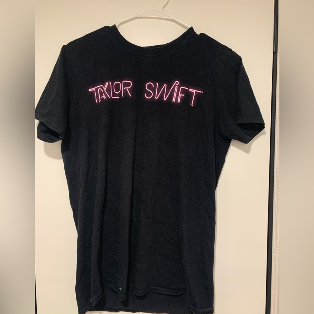 Taylor swift shirt